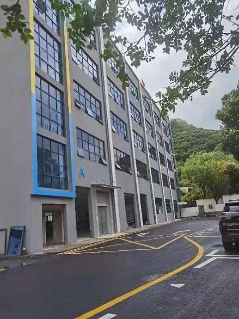 石岩靠南山独院厂房约20000平，100起分，随时可以入住