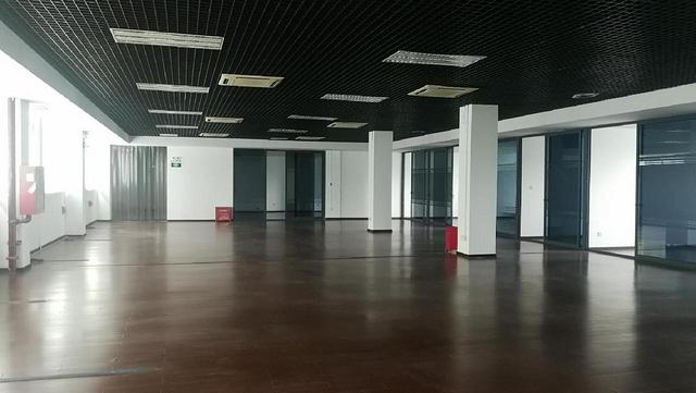 石岩塘头楼上精装修厂房出租1580平可分一半实际面积出租