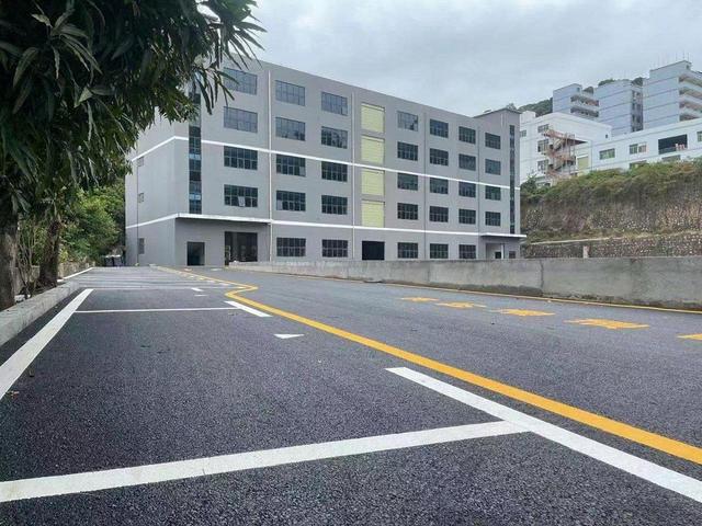 石岩靠南山独院厂房约20000平，100起分，随时可以入住